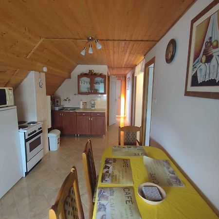 Apartment In Balatonmariafuerdo 19249 Balatonkeresztúr Eksteriør bilde