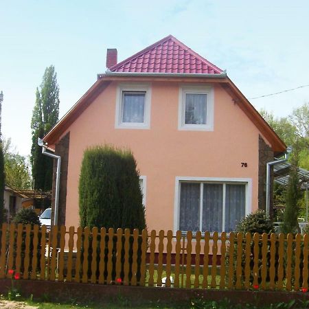 Apartment In Balatonmariafuerdo 19249 Balatonkeresztúr Eksteriør bilde