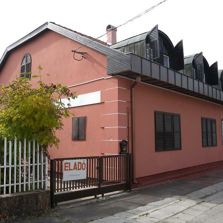Apartment In Balatonmariafuerdo 19249 Balatonkeresztúr Eksteriør bilde