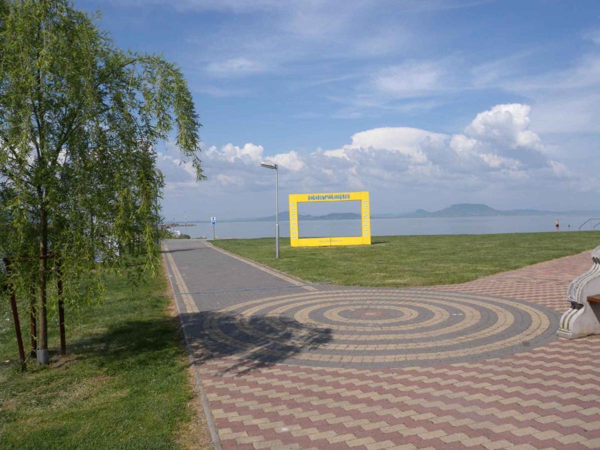 Apartment In Balatonmariafuerdo 19249 Balatonkeresztúr Eksteriør bilde