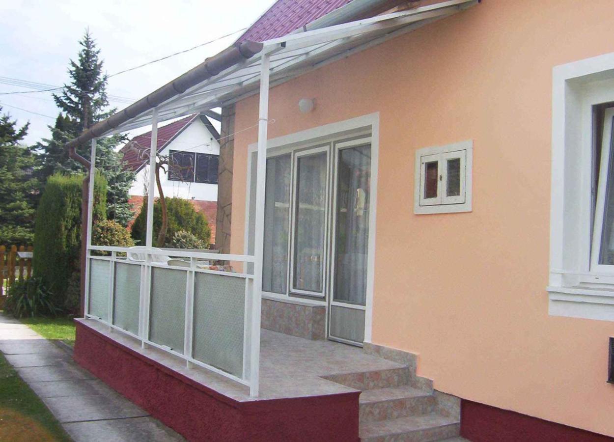 Apartment In Balatonmariafuerdo 19249 Balatonkeresztúr Eksteriør bilde